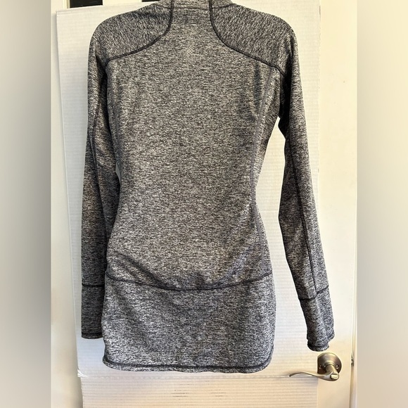 Athleta quarter zip workout grey/black long sleeve top with thumb holes Sz-S T17 - Picture 3 of 7